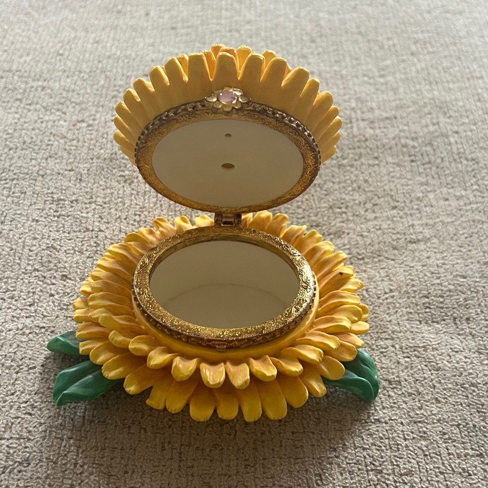 Vintage Sunflower Hinged Trinket Box Yellow Floral Resin Jewelry Case 99022RA - Picture 4 of 4